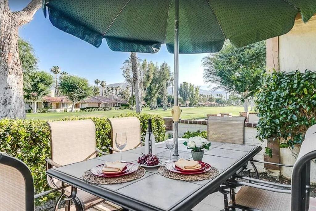 Private Country Club Condo On Awesome Golf Course! Palm Desert Eksteriør billede