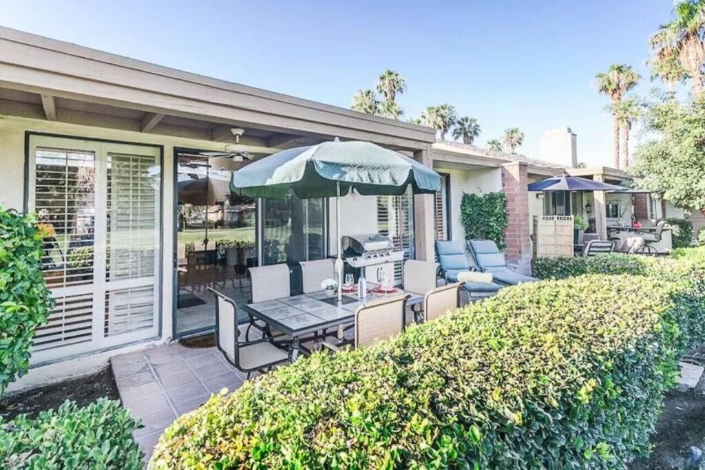 Private Country Club Condo On Awesome Golf Course! Palm Desert Eksteriør billede