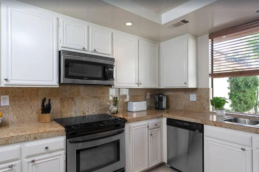 Private Country Club Condo On Awesome Golf Course! Palm Desert Eksteriør billede
