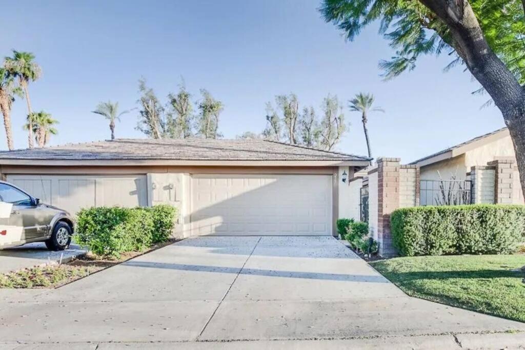 Private Country Club Condo On Awesome Golf Course! Palm Desert Eksteriør billede