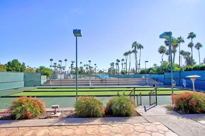 Private Country Club Condo On Awesome Golf Course! Palm Desert Eksteriør billede